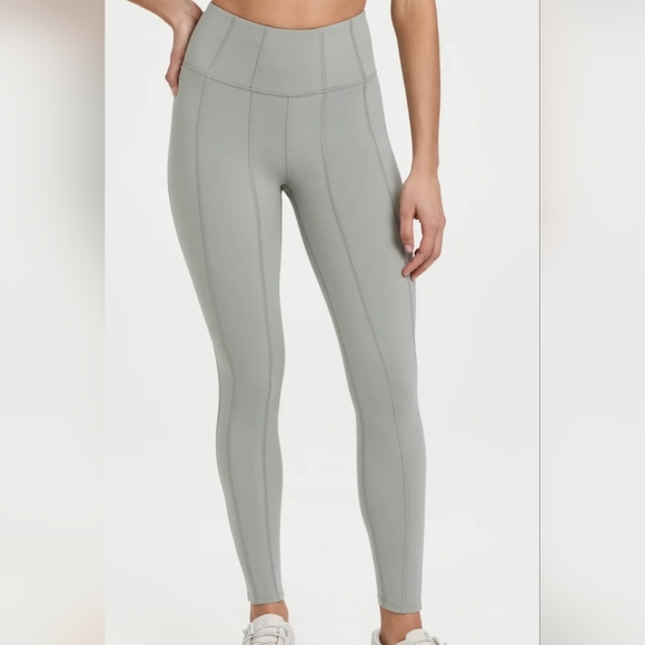 L*Space - Leggings & Top - Picture 4 of 17